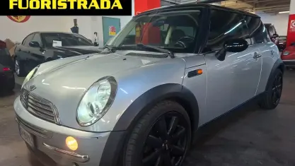 Usata Mini Cooper 116 CV (85 kW) 2004 Argento Utilitaria