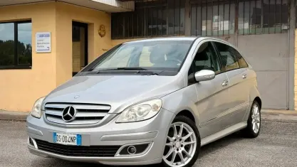 Usata Mercedes B180 109 CV (80 kW) 2008 Grigio Monovolume