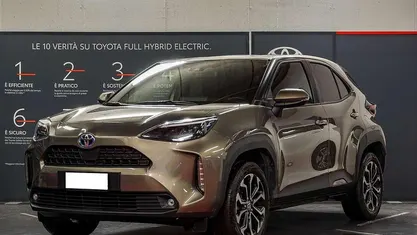 Bronzo Usata 2021 Toyota Yaris Cross Trend SUV | 20.450 € (Buon prezzo)