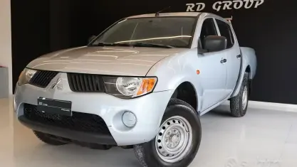 Usata Mitsubishi L200 Invite 136 CV (100 kW) 2007 Grigio Pick-up