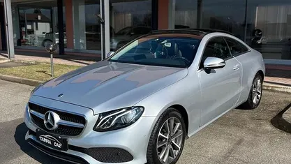 Usata Mercedes E220 194 CV (142 kW) 2018 Argento Coupé