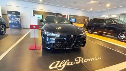 Nuova Alfa Romeo Giulia Veloce 211 CV (155 kW) 2025 Nero Berlina