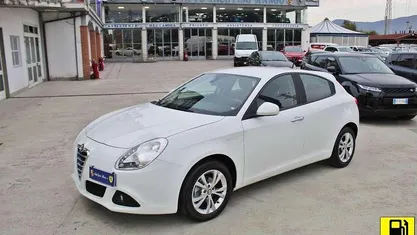Bianco Usata 2012 Alfa Romeo Giulietta Progression Tre volumi | 6800 € (Buon prezzo)