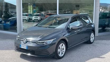 Usata VW Golf VIII Life 116 CV (85 kW) 2023 Grigio Berlina