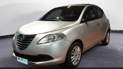 Usata Lancia Ypsilon Gold 95 CV (69 kW) 2014 Utilitaria
