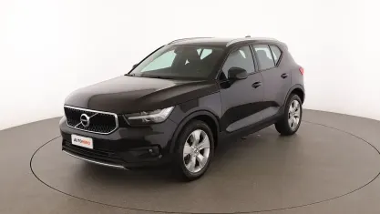 Usata Volvo XC40 Momentum 197 CV (144 kW) 2021 Nero SUV