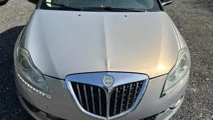 Usata Lancia Delta 165 CV (121 kW) 2010 Giallo Utilitaria