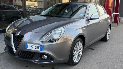 Grigio Usata 2016 Alfa Romeo Giulietta Super Due volumi | 10.500 € (Buon prezzo)