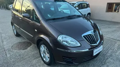 Usata Lancia Musa 69 CV (50 kW) 2009 Marrone Monovolume