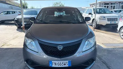 Usata Lancia Ypsilon 69 CV (50 kW) 2018 Grigio Utilitaria