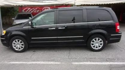 Usata Chrysler Grand Voyager Limited 163 CV (119 kW) 2010 Nero Monovolume