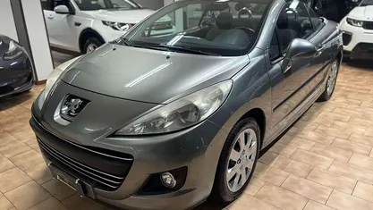 Usata 2011 Peugeot 207 CC Cabrio | 4900 € (Buon prezzo)