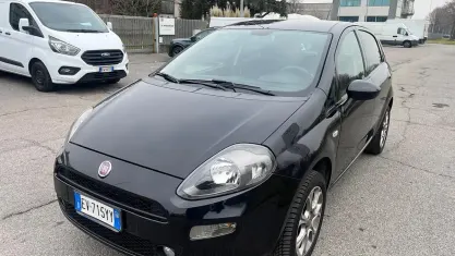 Usata Fiat Punto Lounge 77 CV (56 kW) 2014 Nero Utilitaria