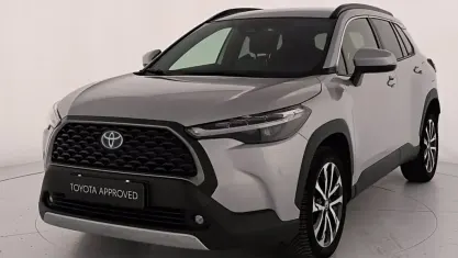 Begagnad Toyota Corolla Cross Trend 140 HK (102 kW) 2023 Silver SUV