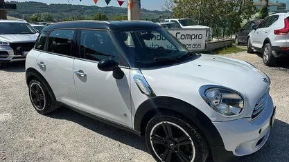 Usata Mini Cooper D Countryman Business 116 CV (85 kW) 2014 Bianco SUV