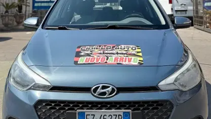 Usata Hyundai i20 75 CV (55 kW) 2015 Bluazzurro Berlina