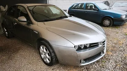 Begagnad Alfa Romeo 159 140 HK (102 kW) 2007 Silver Sedan