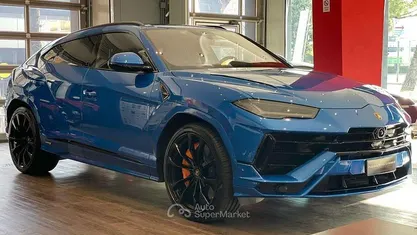 Usata 2023 Lamborghini Urus SUV | 210.000 €