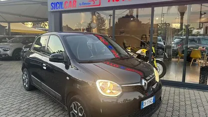Usata Renault Twingo Urban Night 65 CV (47 kW) 2024 Nero Utilitaria
