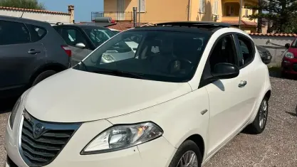Usata Lancia Ypsilon Silver 95 CV (69 kW) 2011 Bianco Utilitaria