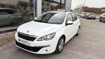Bianco Usata 2017 Peugeot 308 Active Tre volumi | 9900 € (Cara)