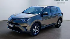 Bronzo Usata 2017 Toyota RAV4 Style SUV | 15.900 € (Buon prezzo)