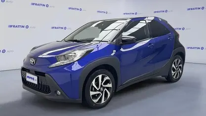 Usata Toyota Aygo X Trend 72 CV (52 kW) 2025 Blu SUV