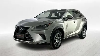 Grigio Usata 2020 Lexus NX300h Executive Line SUV | 27.400 € (Buon prezzo)
