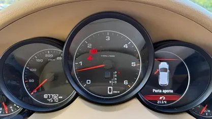 Usata Porsche Cayenne 244 CV (179 kW) 2011 Beige SUV