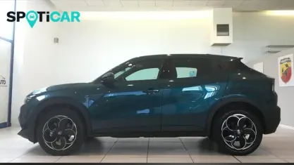 Usata Alfa Romeo Junior 114 kW (156 CV) 2025 Blu SUV