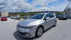 Argento Usata 2020 VW Golf VIII Life Tre volumi | 21.900 € (Buon prezzo)