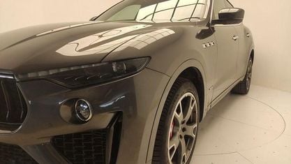 Używany Maserati Levante 250 KM (183 kW) 2020 Szary SUV
