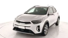 Argento Usata 2023 Kia Stonic Style SUV | 15.500 € (Buon prezzo)