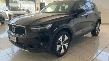 Usata Volvo XC40 Momentum 129 CV (94 kW) 2021 Nero SUV