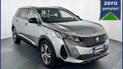 Usata Peugeot 5008 Allure 131 CV (96 kW) 2024 Grigio SUV