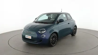 Usata Fiat 500e La Prima 86 kW (118 CV) 2021 Blu Utilitaria