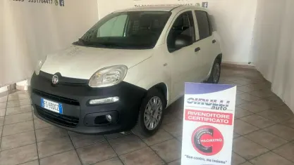 Usata Fiat Panda Pop 69 CV (50 kW) 2018 Bianco pastello Utilitaria