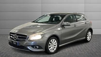 Grigio medio Usata 2013 Mercedes A180 Executive Tre volumi | 7900 € (Ottimo prezzo)