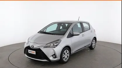 Usata Toyota Yaris Active 72 CV (52 kW) 2020 Grigio Utilitaria