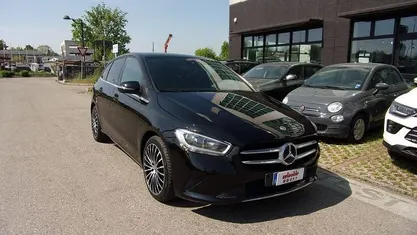 Usata Mercedes B180 136 CV (100 kW) 2019 Nero Monovolume
