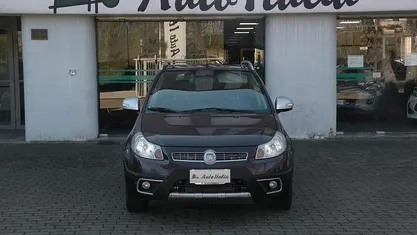 Usata Fiat Sedici 135 CV (99 kW) 2012 Viola SUV