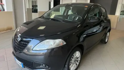 Usata Lancia Ypsilon S 95 CV (69 kW) 2014 Nero Utilitaria