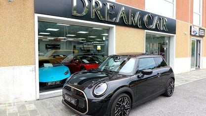 Occasion Mini Cooper S Favoured 204 ch (150 kW) 2024 Noir Citadine