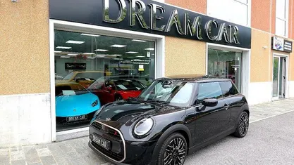 Usata Mini Cooper S Favoured 204 CV (150 kW) 2024 Utilitaria