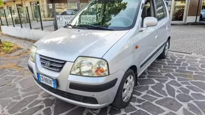 Usata Hyundai Atos Comfort 59 CV (43 kW) 2004 Grigio Utilitaria