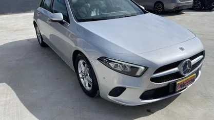 Begagnad Mercedes A180 Business 116 HK (85 kW) 2019 Grå Sedan