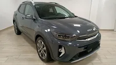 Grigio scuro Usata 2023 Kia Stonic Style SUV | 15.900 € (Buon prezzo)