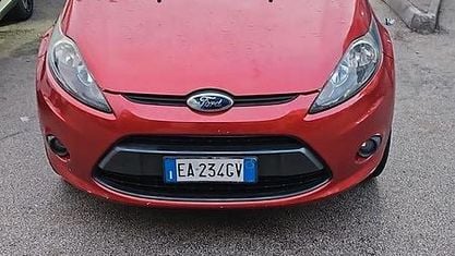 Usata Ford Fiesta Titanium 97 CV (71 kW) 2010 Arancione Utilitaria