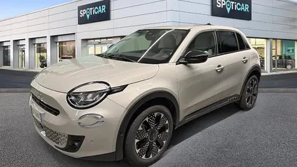 Beige Usata 2024 Fiat 600 La Prima SUV | 22.900 € (Super prezzo)