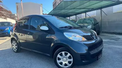 Usata Peugeot 107 Active 68 CV (50 kW) 2011 Grigio Utilitaria